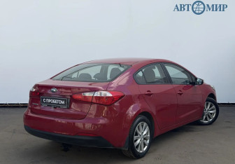 Подержанный автомобиль Kia Cerato Sedan 2014 года (8 фото)