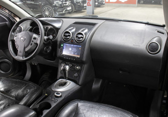 Подержанный автомобиль Nissan Qashqai 2008 года (10 фото)