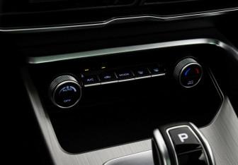 Подержанный автомобиль Geely Coolray 2021 года (10 фото)