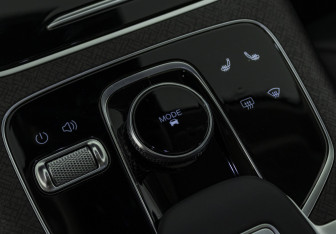 Подержанный автомобиль Jaecoo J8 2024 года (17 фото)