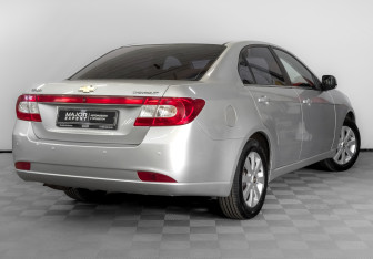 Подержанный автомобиль Chevrolet Epica 2011 года (5 фото)