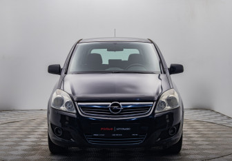 Подержанный автомобиль Opel Zafira Compactvan 2010 года (8 фото)