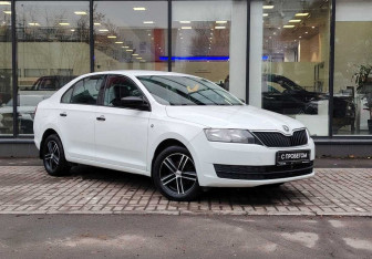 Подержанный автомобиль Skoda Rapid Liftback 2016 года (3 фото)