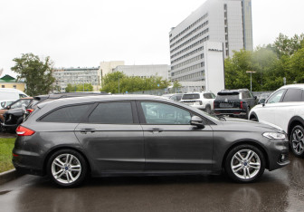 Подержанный автомобиль Ford Mondeo Wagon 2019 года (3 фото)