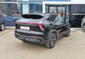 Подержанный автомобиль Geely Atlas 2024 года (5 фото)