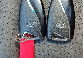 Подержанный автомобиль Hyundai Santa Fe 2013 года (21 фото)