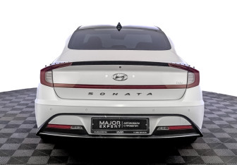 Подержанный автомобиль Hyundai Sonata 2021 года (6 фото)
