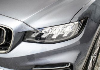 Подержанный автомобиль Geely Atlas Pro 2021 года (17 фото)