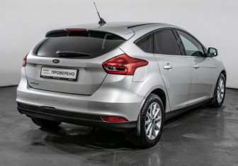 Подержанный автомобиль Ford Focus Hatchback 2017 года (5 фото)
