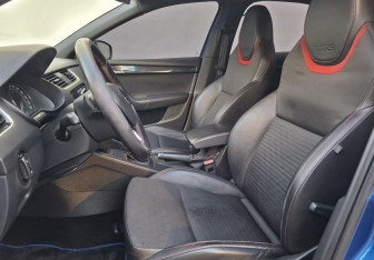 Подержанный автомобиль Skoda Octavia RS Liftback 2014 года (10 фото)