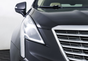 Подержанный автомобиль Cadillac XT5 2016 года (26 фото)