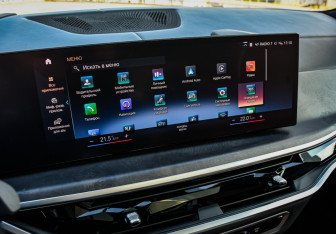 Подержанный автомобиль BMW X7 2022 года (103 фото)