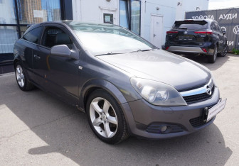 Подержанный автомобиль Opel Astra Hatchback 2010 года (3 фото)