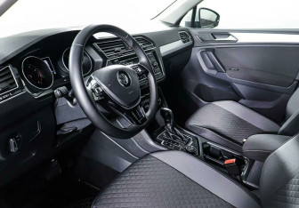 Подержанный автомобиль Volkswagen Tiguan 2017 года (9 фото)