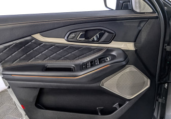 Подержанный автомобиль Exeed TXL 2023 года (19 фото)