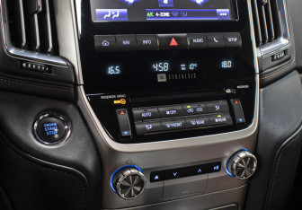 Подержанный автомобиль Toyota Land Cruiser Suv 2019 года (21 фото)