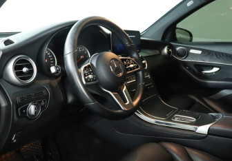 Подержанный автомобиль Mercedes-Benz GLC Coupe 2021 года (13 фото)