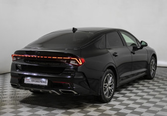 Подержанный автомобиль Kia K5 2020 года (5 фото)