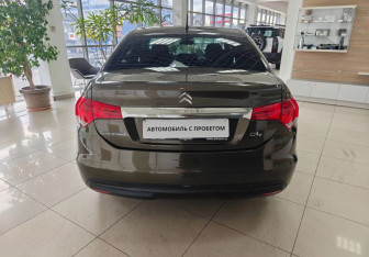 Подержанный автомобиль Citroen C4 Sedan 2013 года (6 фото)