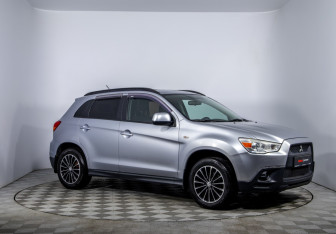 Подержанный автомобиль Mitsubishi ASX 2010 года (3 фото)