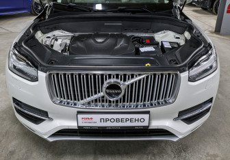 Подержанный автомобиль Volvo XC90 2016 года (9 фото)