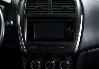 Подержанный автомобиль Mitsubishi ASX 2013 года (13 фото)