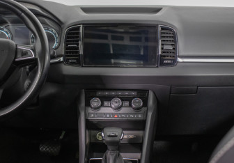 Подержанный автомобиль Skoda Karoq 2019 года (14 фото)