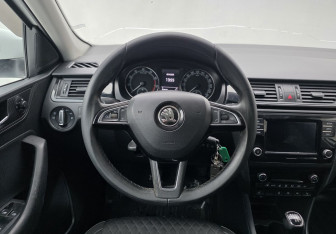 Подержанный автомобиль Skoda Rapid Liftback 2017 года (12 фото)