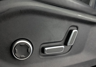 Подержанный автомобиль Geely Monjaro 2024 года (28 фото)