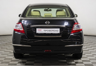 Подержанный автомобиль Nissan Teana 2011 года (6 фото)