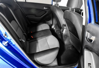 Подержанный автомобиль Kia Cerato Sedan 2013 года (8 фото)