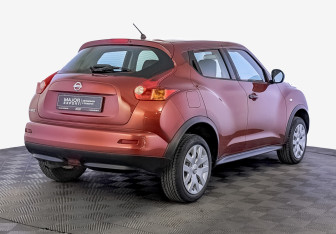 Подержанный автомобиль Nissan Juke 2014 года (5 фото)
