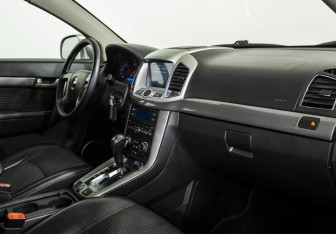 Подержанный автомобиль Chevrolet Captiva 2012 года (9 фото)