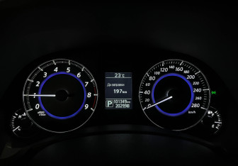 Подержанный автомобиль Infiniti QX70 2017 года (11 фото)