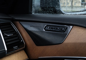 Подержанный автомобиль Volvo XC90 2019 года (32 фото)