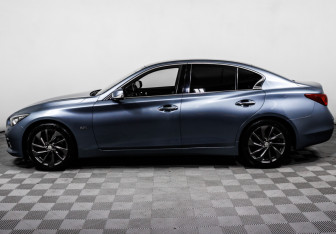 Подержанный автомобиль Infiniti Q50 2016 года (8 фото)