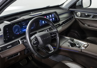 Подержанный автомобиль Chery Tiggo 8 Pro Max 2023 года (10 фото)