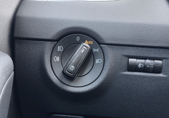 Подержанный автомобиль Skoda Octavia Liftback 2014 года (16 фото)