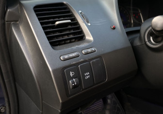 Подержанный автомобиль Honda Civic Sedan 2008 года (18 фото)