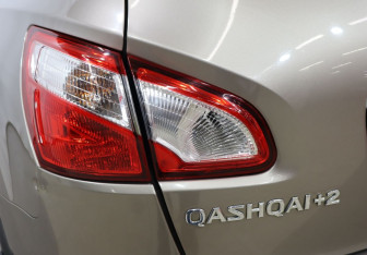 Подержанный автомобиль Nissan Qashqai+2 2013 года (26 фото)