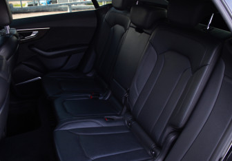 Подержанный автомобиль Audi Q8 2020 года (14 фото)