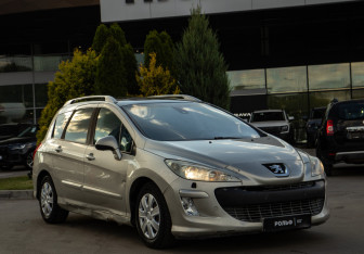 Подержанный автомобиль Peugeot 308 Wagon 2008 года (2 фото)