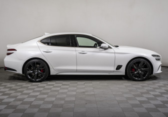 Подержанный автомобиль Genesis G70 2020 года (4 фото)