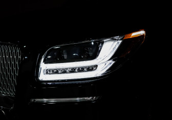 Подержанный автомобиль Lincoln Navigator 2021 года (28 фото)