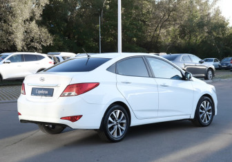 Подержанный автомобиль Hyundai Solaris Sedan 2015 года (5 фото)
