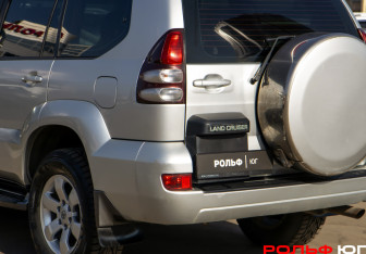 Подержанный автомобиль Toyota Land Cruiser Prado 2007 года (17 фото)