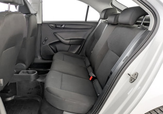 Подержанный автомобиль Skoda Rapid Liftback 2019 года (12 фото)