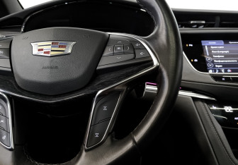 Подержанный автомобиль Cadillac XT5 2021 года (29 фото)
