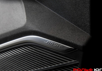 Подержанный автомобиль Geely Monjaro 2023 года (14 фото)