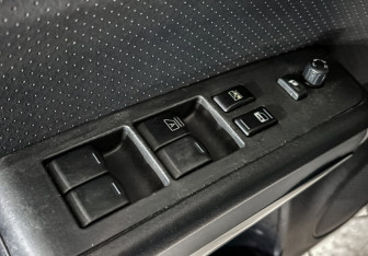 Подержанный автомобиль Nissan X-Trail 2008 года (14 фото)